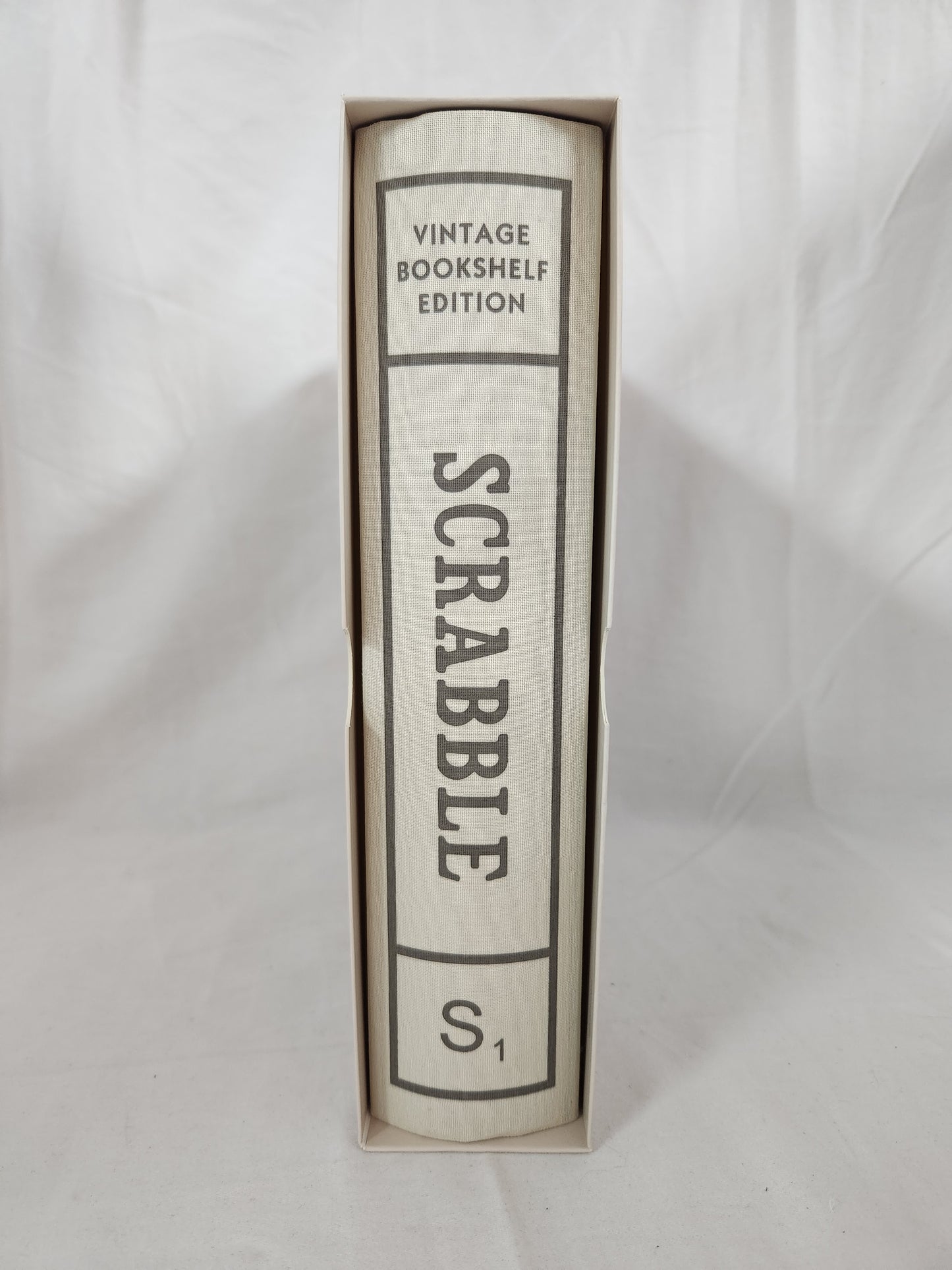 Scrabble Vintage Bookshelf Edition