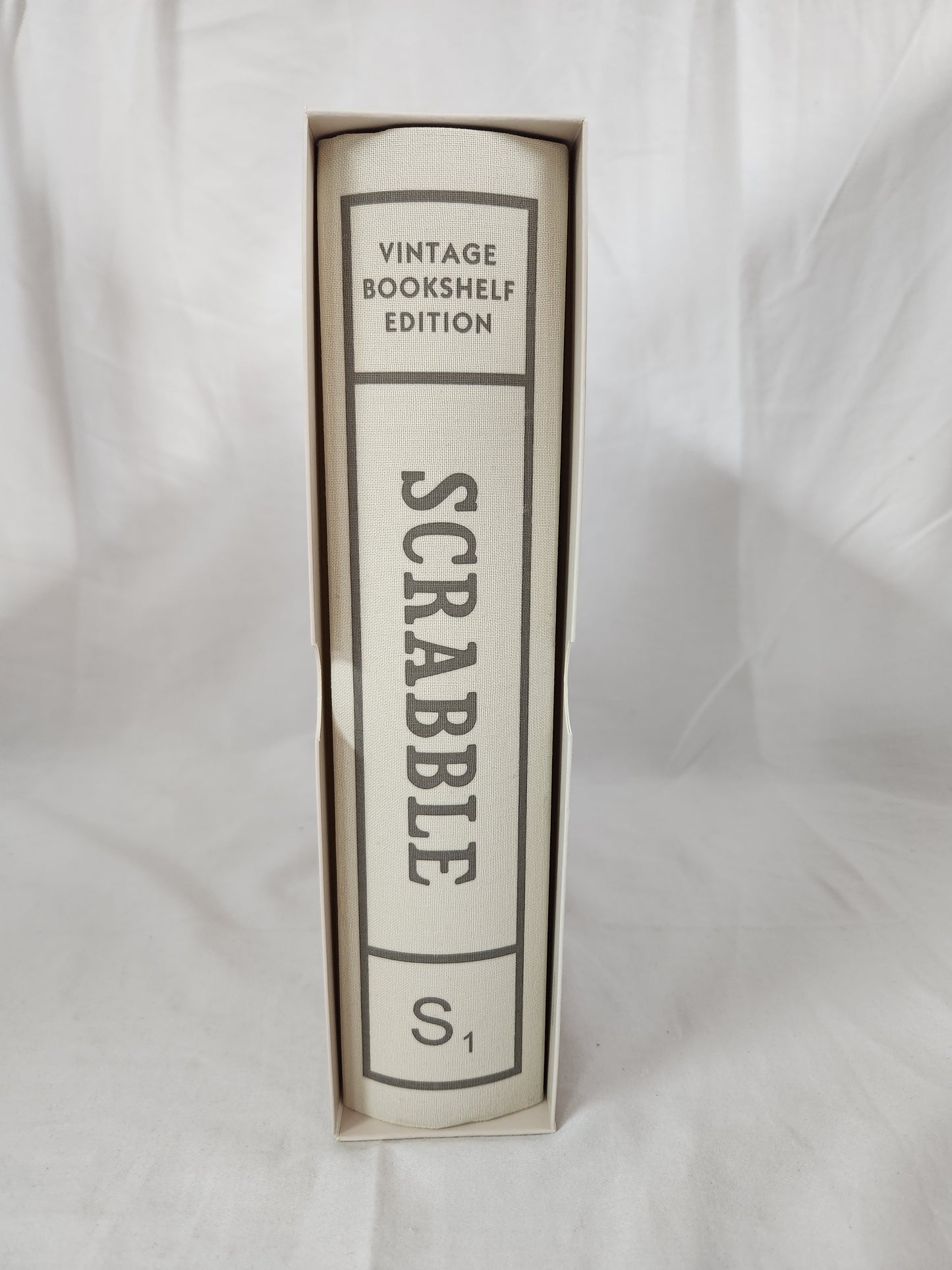 Scrabble Vintage Bookshelf Edition