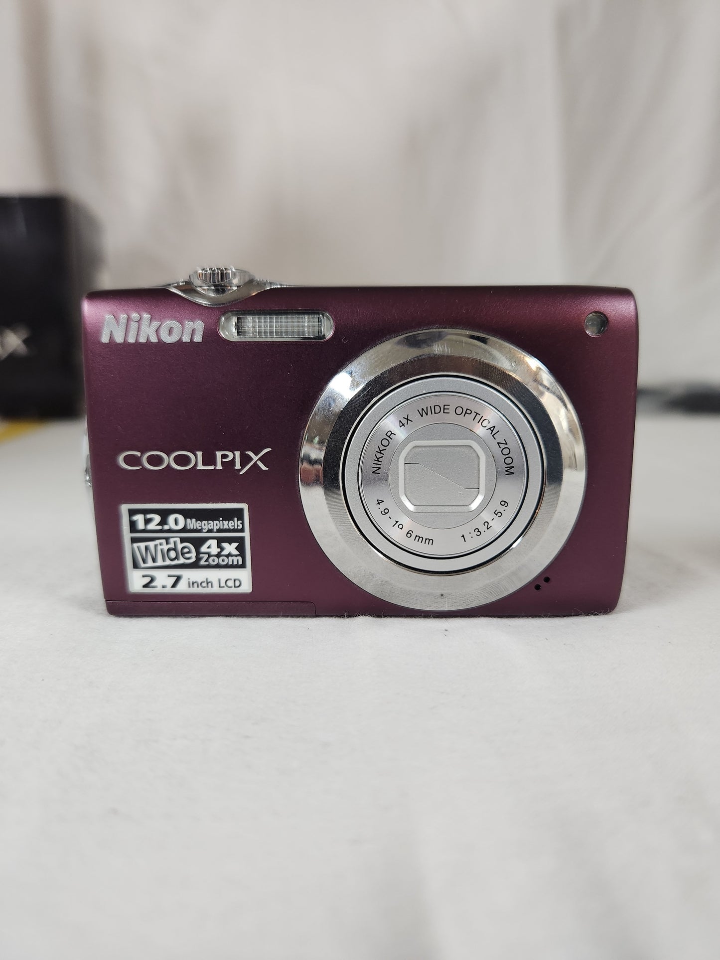 Nikon Coolpix S3000