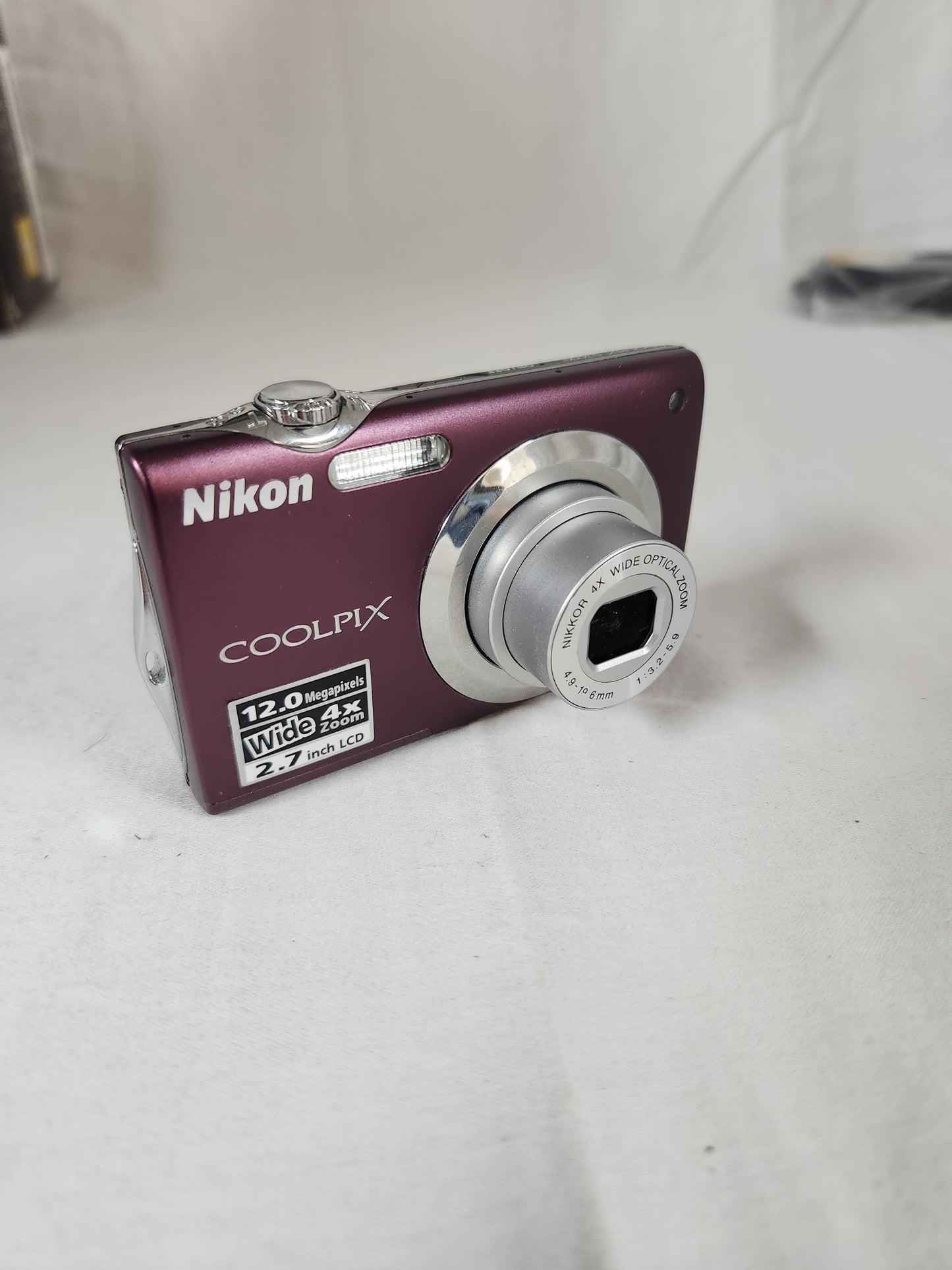 Nikon Coolpix S3000