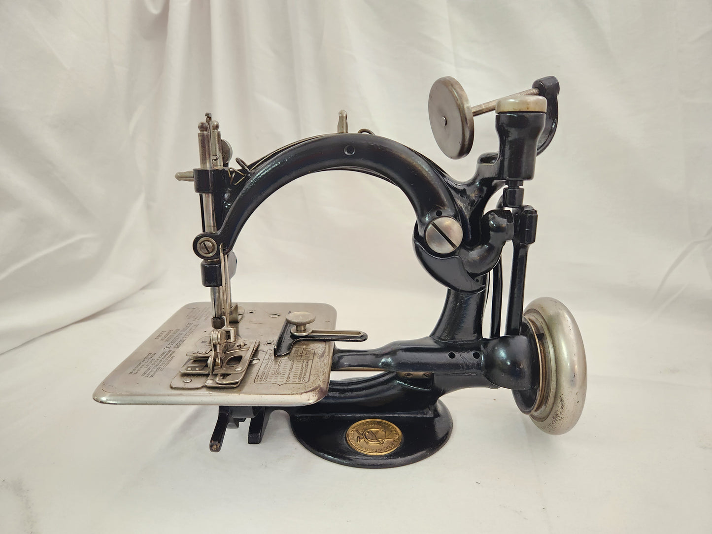 VTG - Willcox & Gibbs Treadle Sewing Machine #A 468431 w/ Attachments & Needles