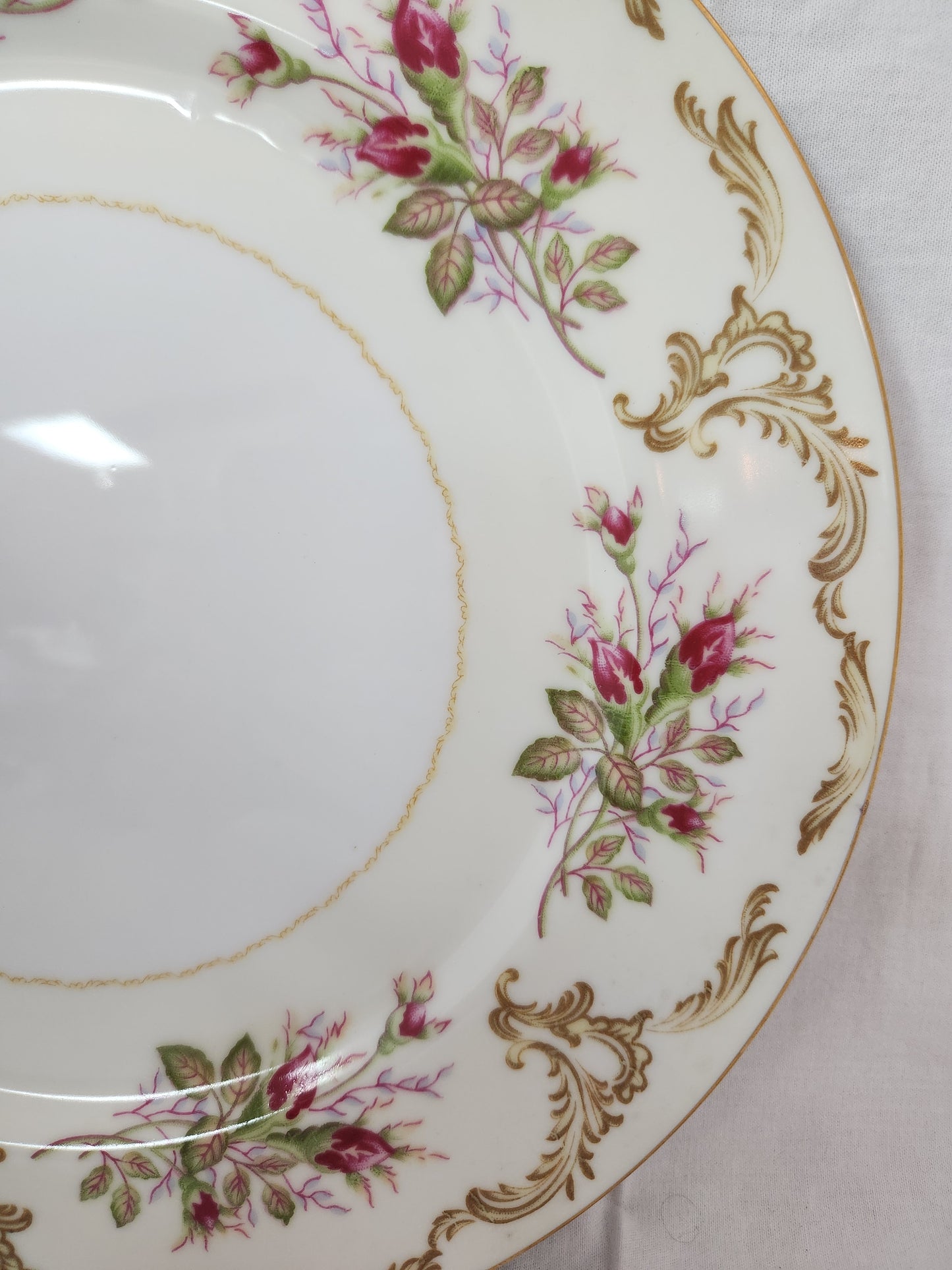 Kings Court China "Rose Bud" 10-1/2" Dinner Plate #4005