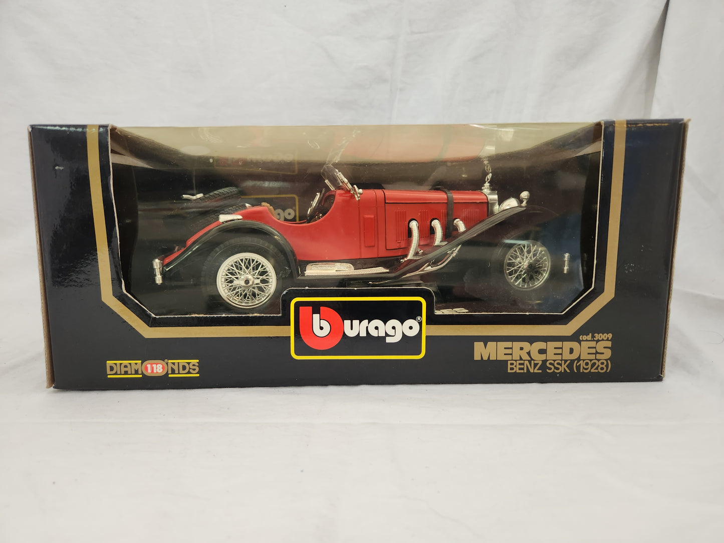 Burago 1928 Red Mercedes Benz SSK - 1:18 Scale (factory sealed package)