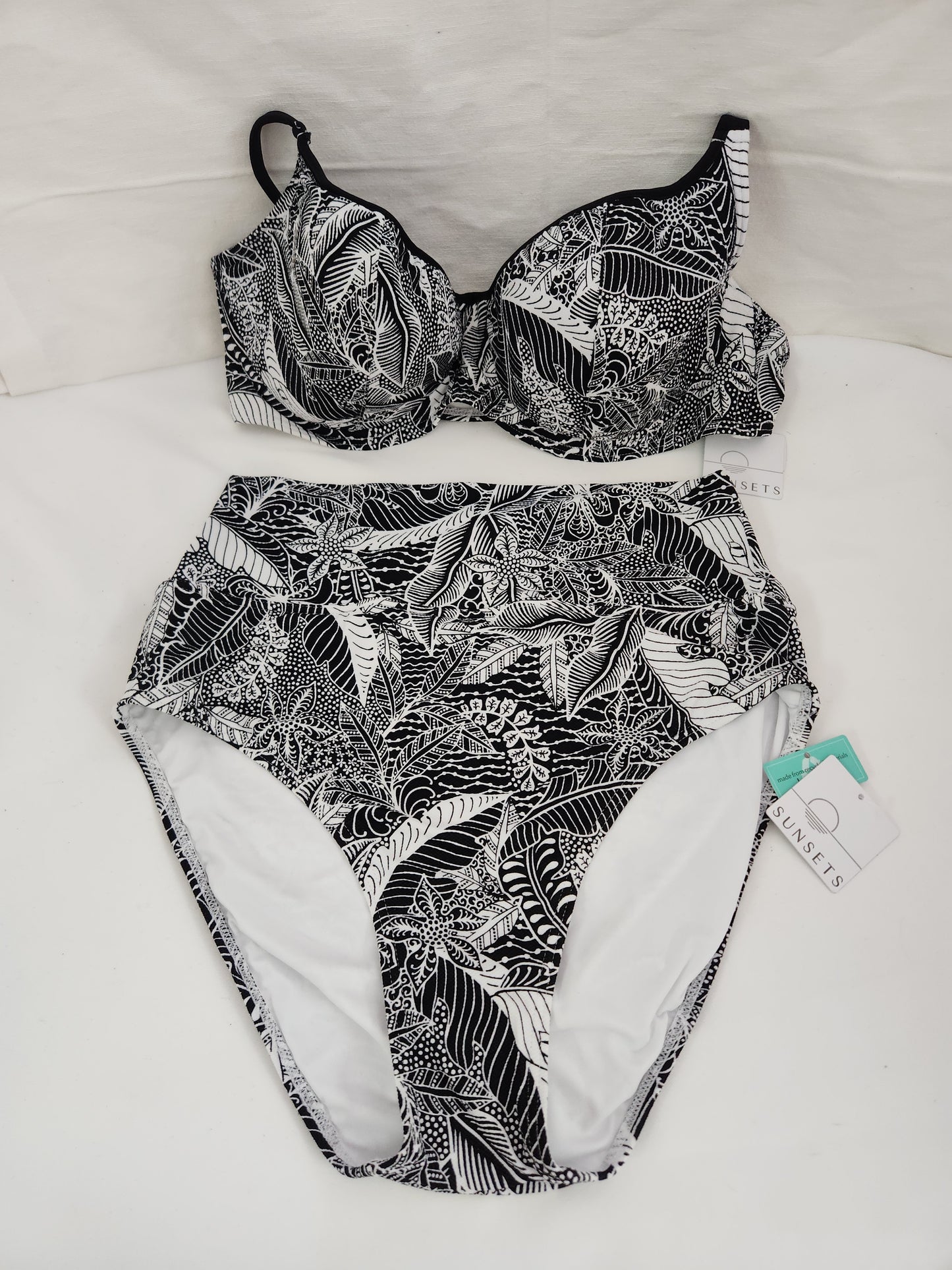 Sunsets South Pacific Carmen Underwire Top - 36DD & Hannah High Waist Bottom Bikini - Size: Large