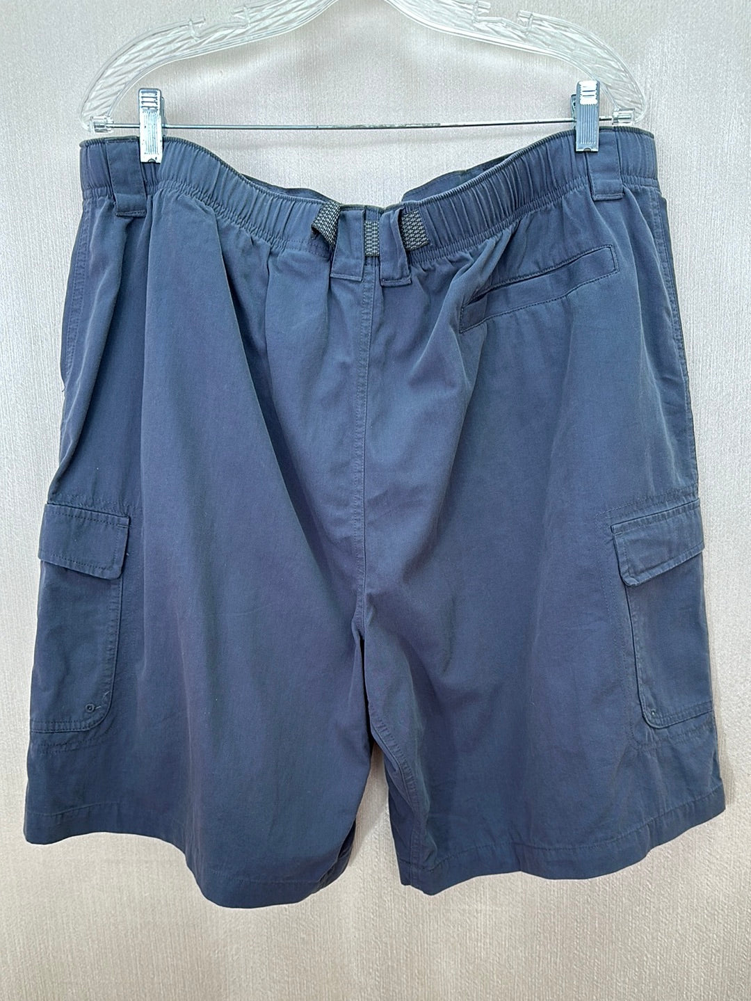 NWT - COLUMBIA grey Omni-Shade UPF 50 GRT 10" Cargo Shorts - Men's XL