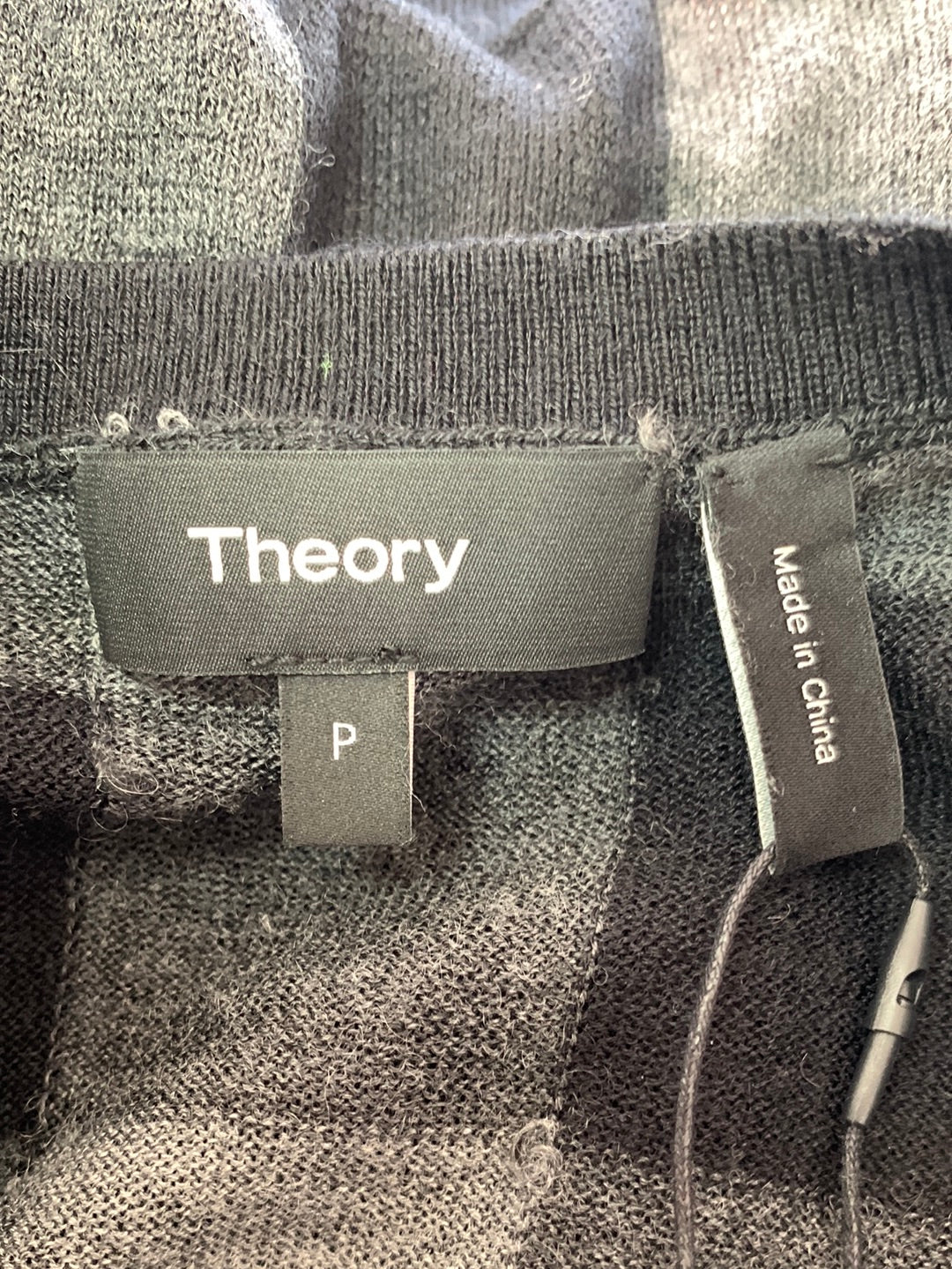 NWT - THEORY gray plaid Crew Neck Silk Cashmere Sweater - Small