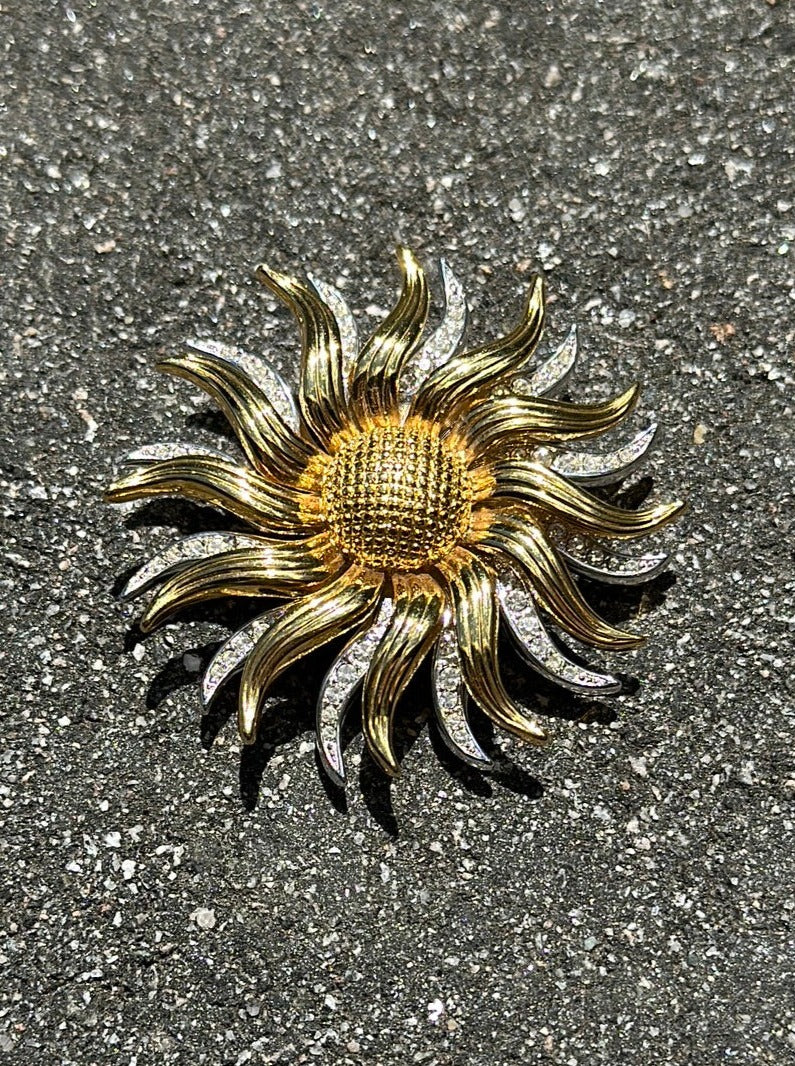 Vintage KENNETH JAY LANE KJL gold rhinestone Open Close Sunflower Brooch Pendant