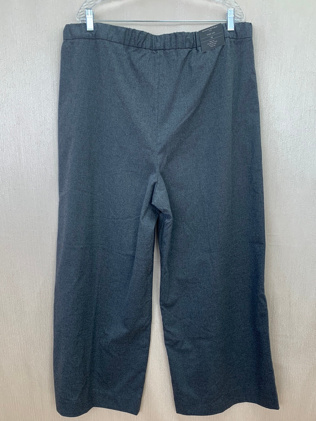 NWT - BANANA REPUBLIC gray High Rise Wide Leg Pleat Pants - 18