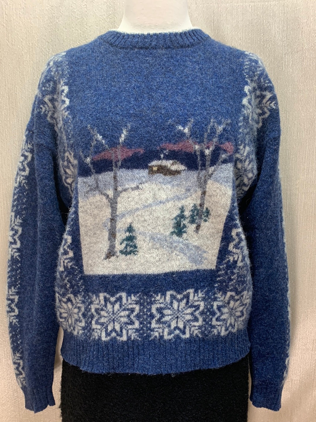 VTG - WOOLRICH navy Wool Handframed Snowflake Winter Scene Sweater - M