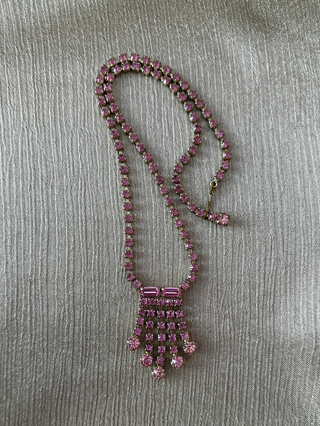 Vintage - WEISS pink Rhinestone Clip Earrings & Necklace Set - 16.25"
