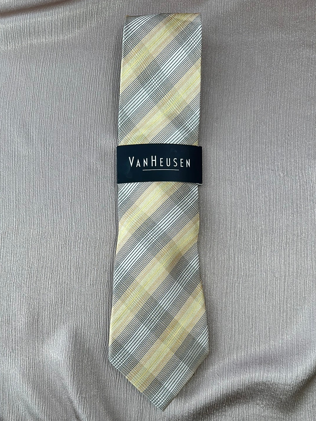 NWT - VAN HEUSEN yellow & light brown Stripe 100% Silk Necktie - 4" x 57"