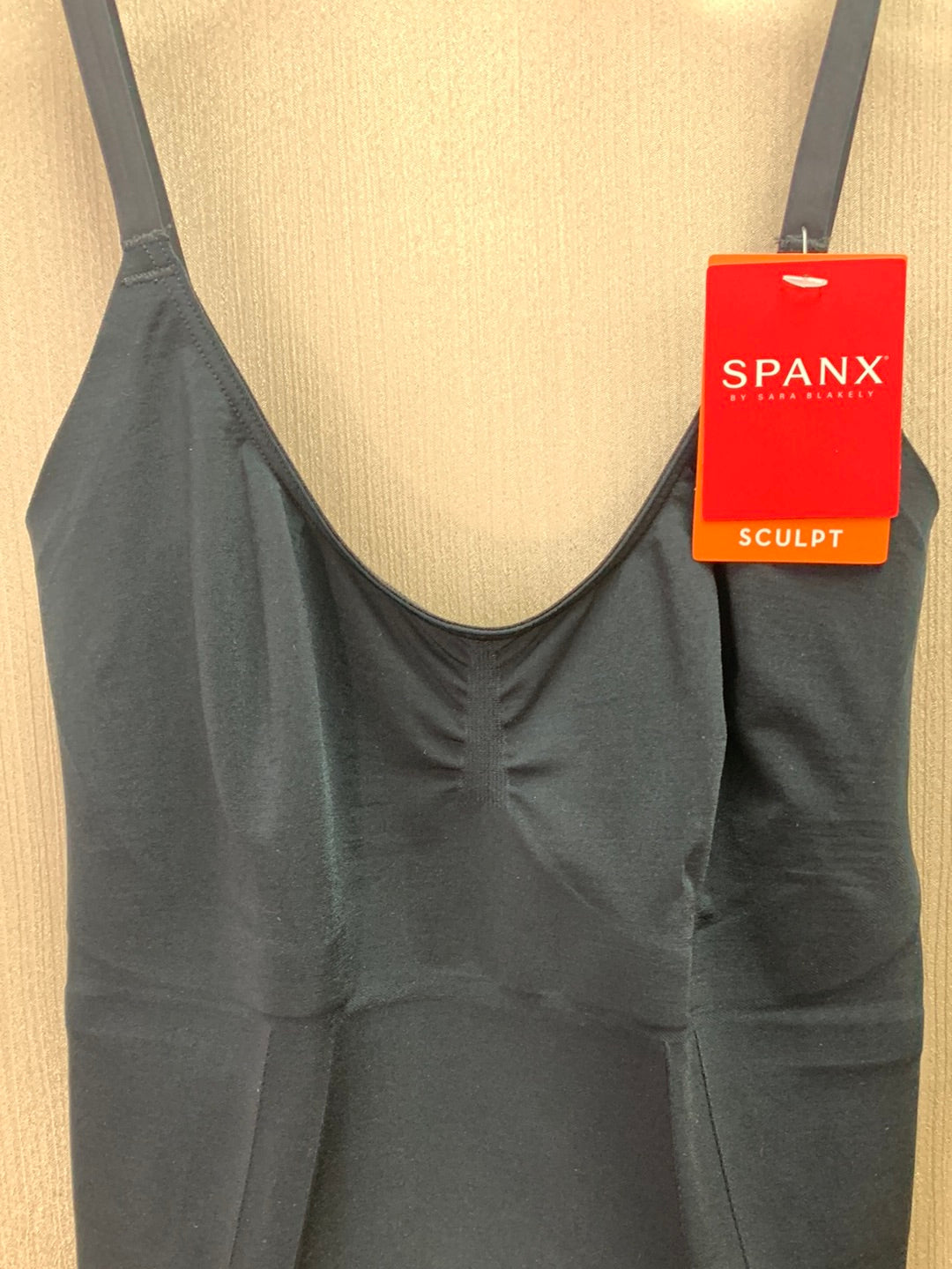 NWT - SPANX black Seamless Sculpting OnCore Mid-Thigh Bodysuit - S
