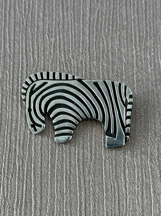 Vintage 925 STERLING SILVER Modernist Zebra Brooch - 1 3/4" x 1 1/8"