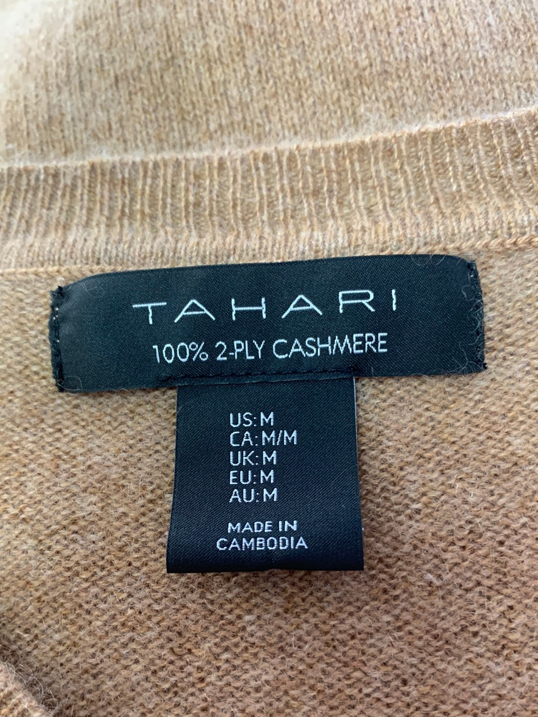 TAHARI tan 100% 2-Ply Cashmere Long Sleeve V-Neck Sweater - M
