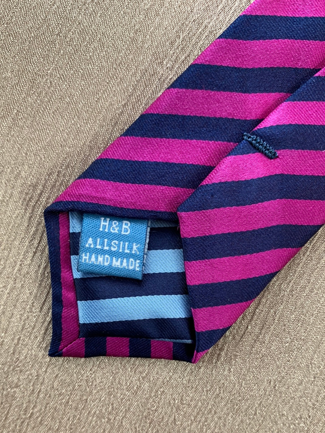 NWT - HAINES & BONNER fuchsia & navy Stripe All Silk Hand Made Necktie