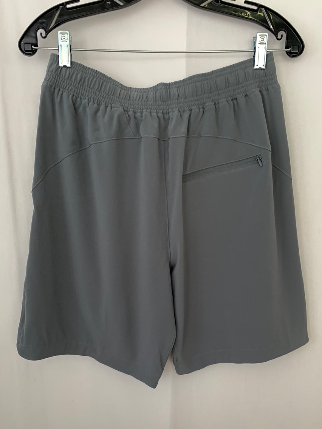 NWT - ITALIC gray 9" Athletic Unlined Stride Shorts - Men's Medium