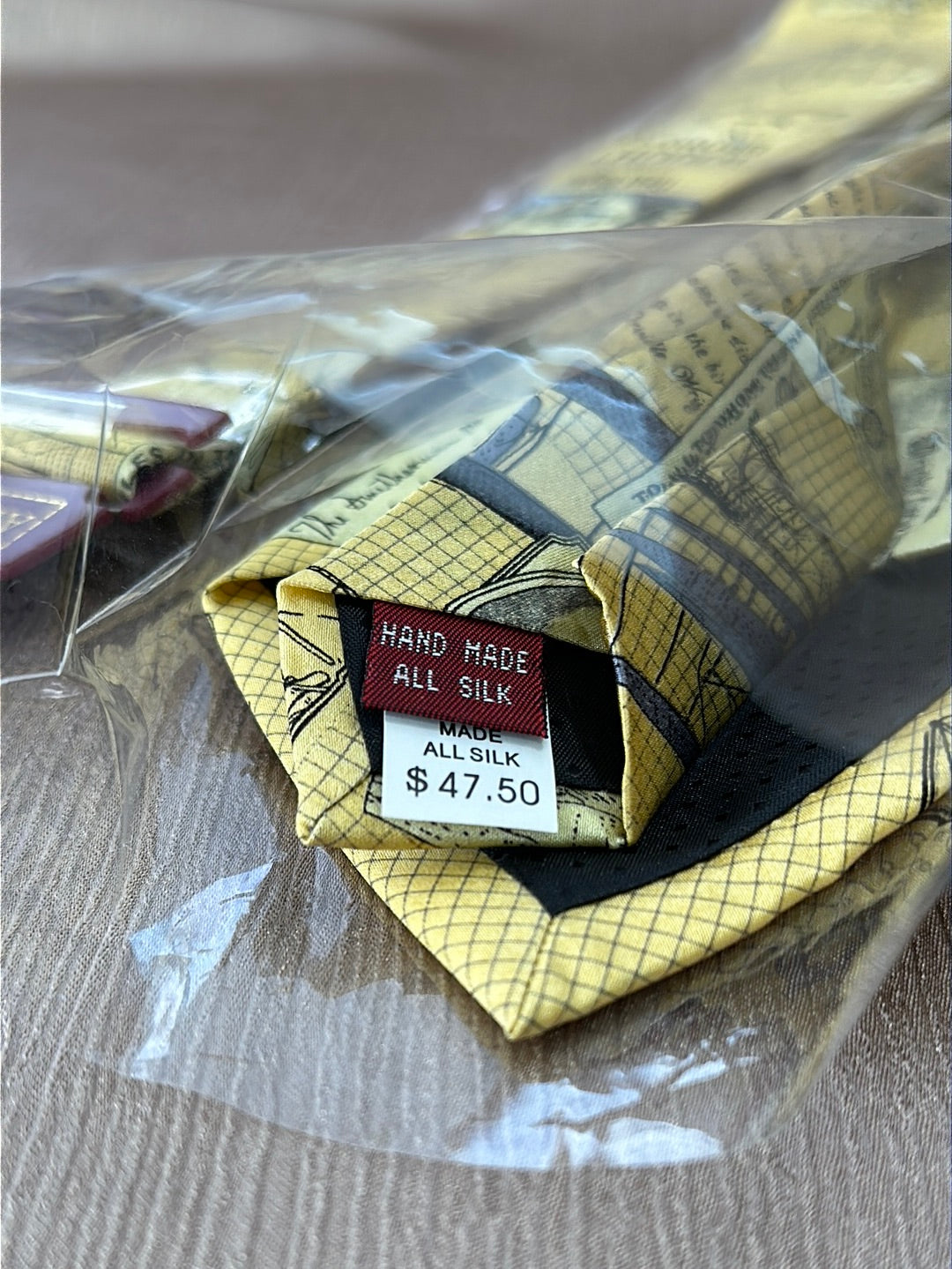 NWT - MUSEUM ARTIFACTS yellow blue Silk Wright Brothers Kitty Hawk Necktie