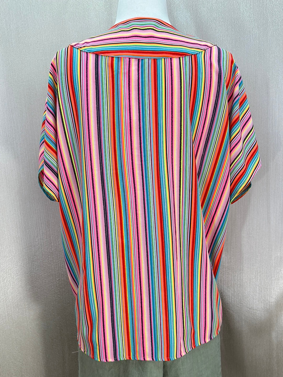 IVY JANE neon multicolor Stripe Oversized V-Neck Short Sleeve Top - S/M