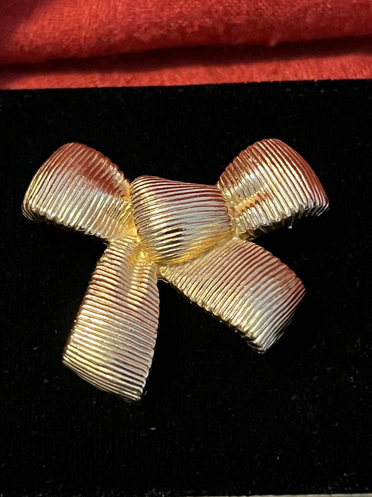 Vintage CHRISTIAN DIOR Gold Tone Textured Bow Knot Brooch