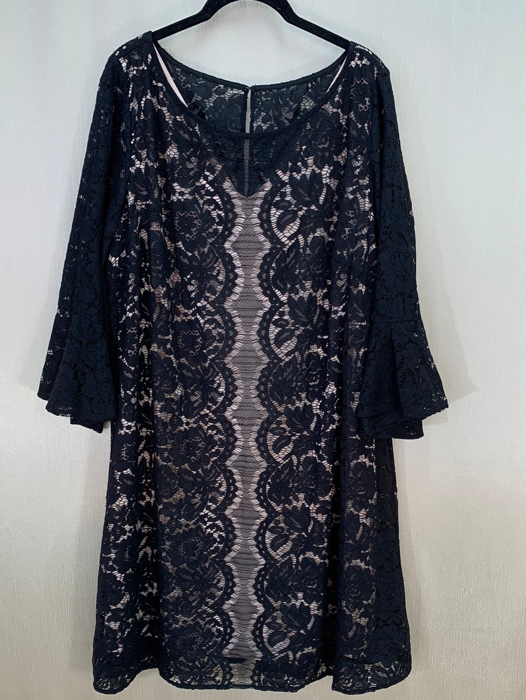NWT - LANE BRYANT black nude Lace Overlay Lined Bell Sleeve Shift Dress - 18