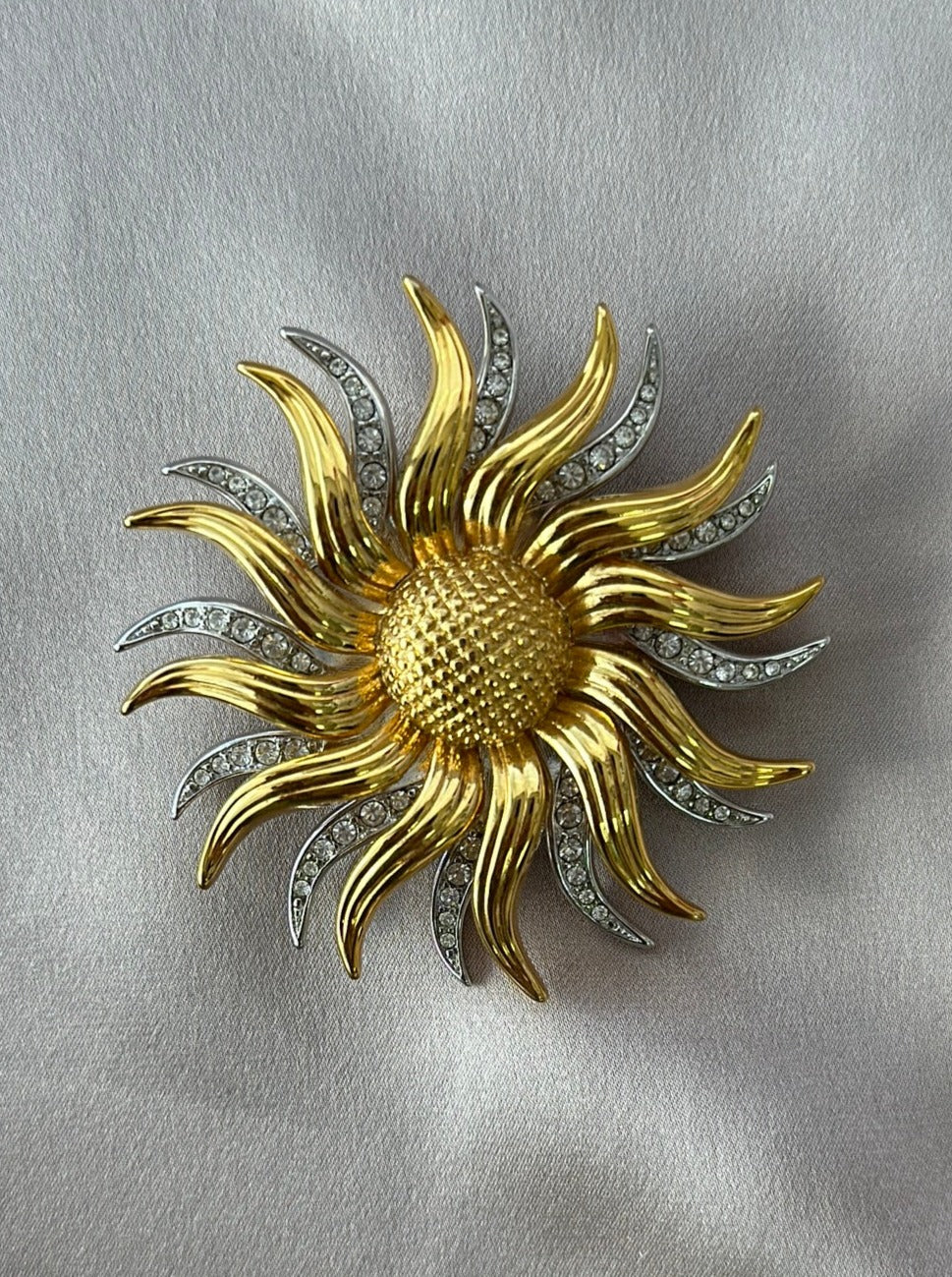 Vintage KENNETH JAY LANE KJL gold rhinestone Open Close Sunflower Brooch Pendant