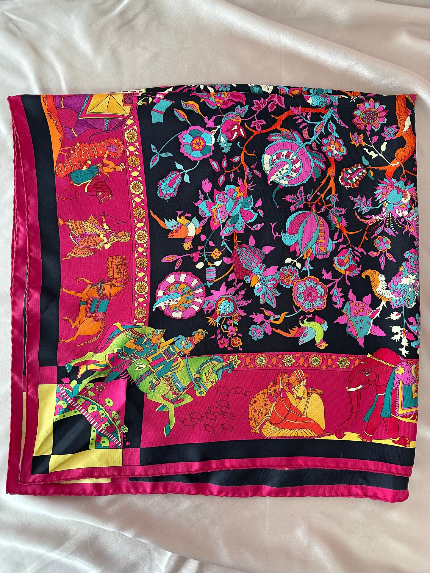 HERMES Carré 100% Silk Fantaisies Indiennes Loic Dubigeon Square Scarf - 34"