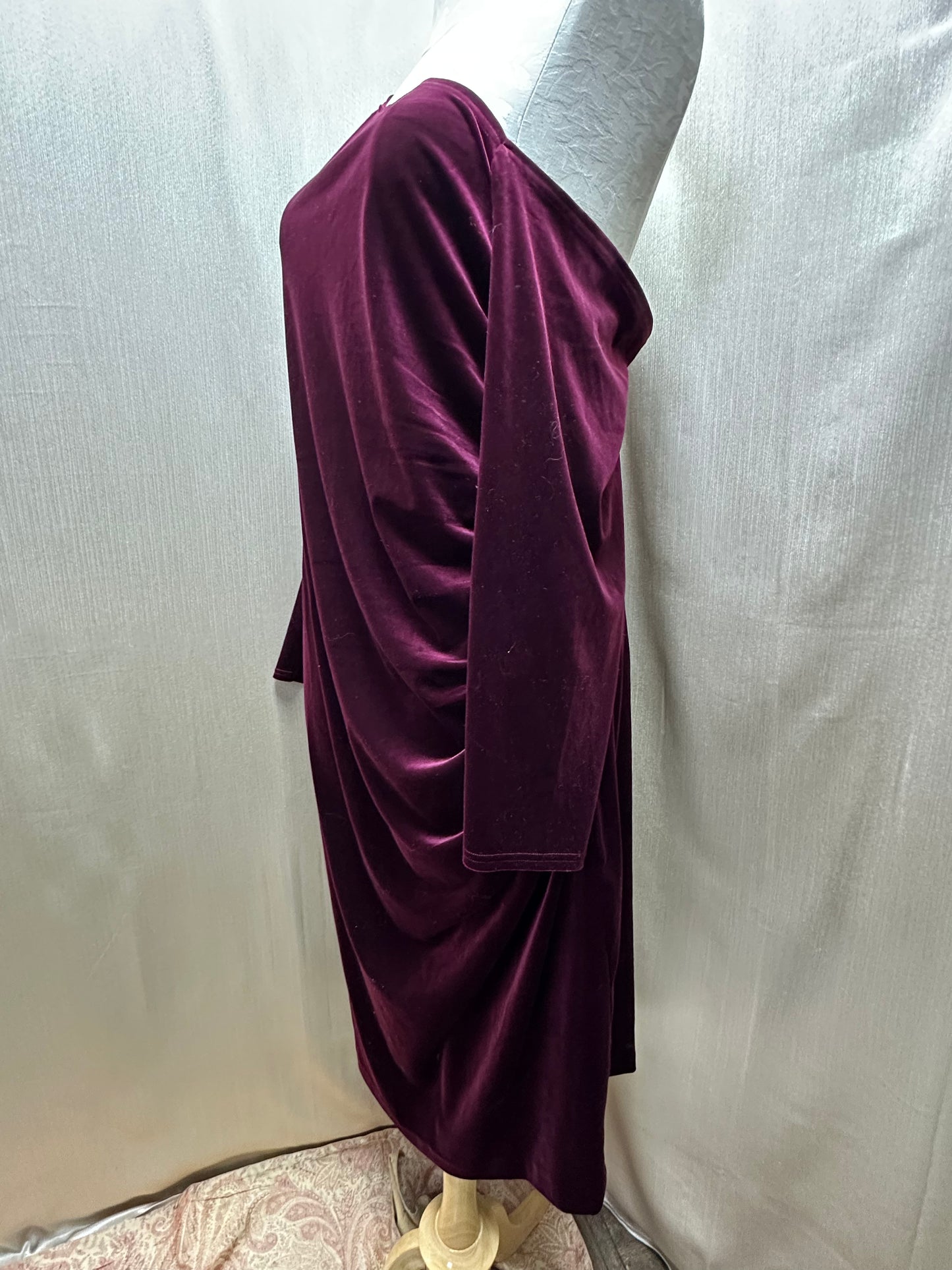 NWT - UNIVERSAL STANDARD burgundy red Velvet Midi Dress - XL | US 4X / 26-28