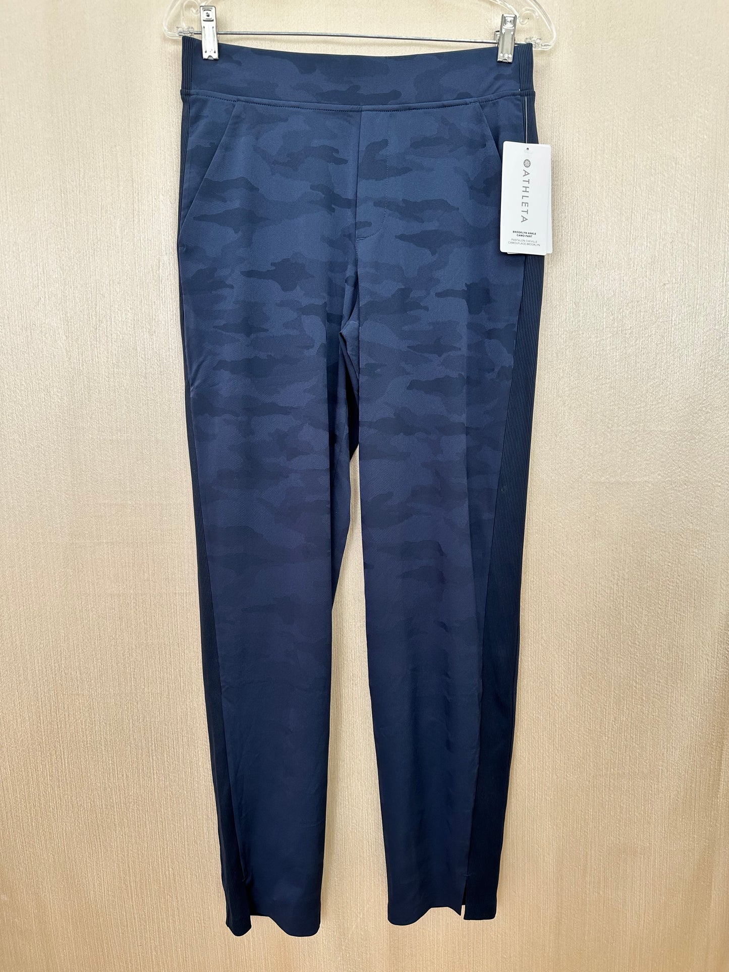 NWT - ATHLETA navy blue Brooklyn Ankle Camo Pants - 6 Tall