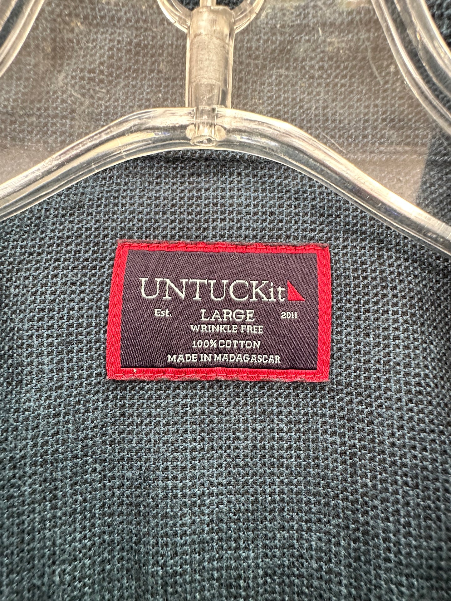 NWT - UNTUCKIT dark blue Brushed Cotton Regular Wrinkle Free Veneto Shirt - L