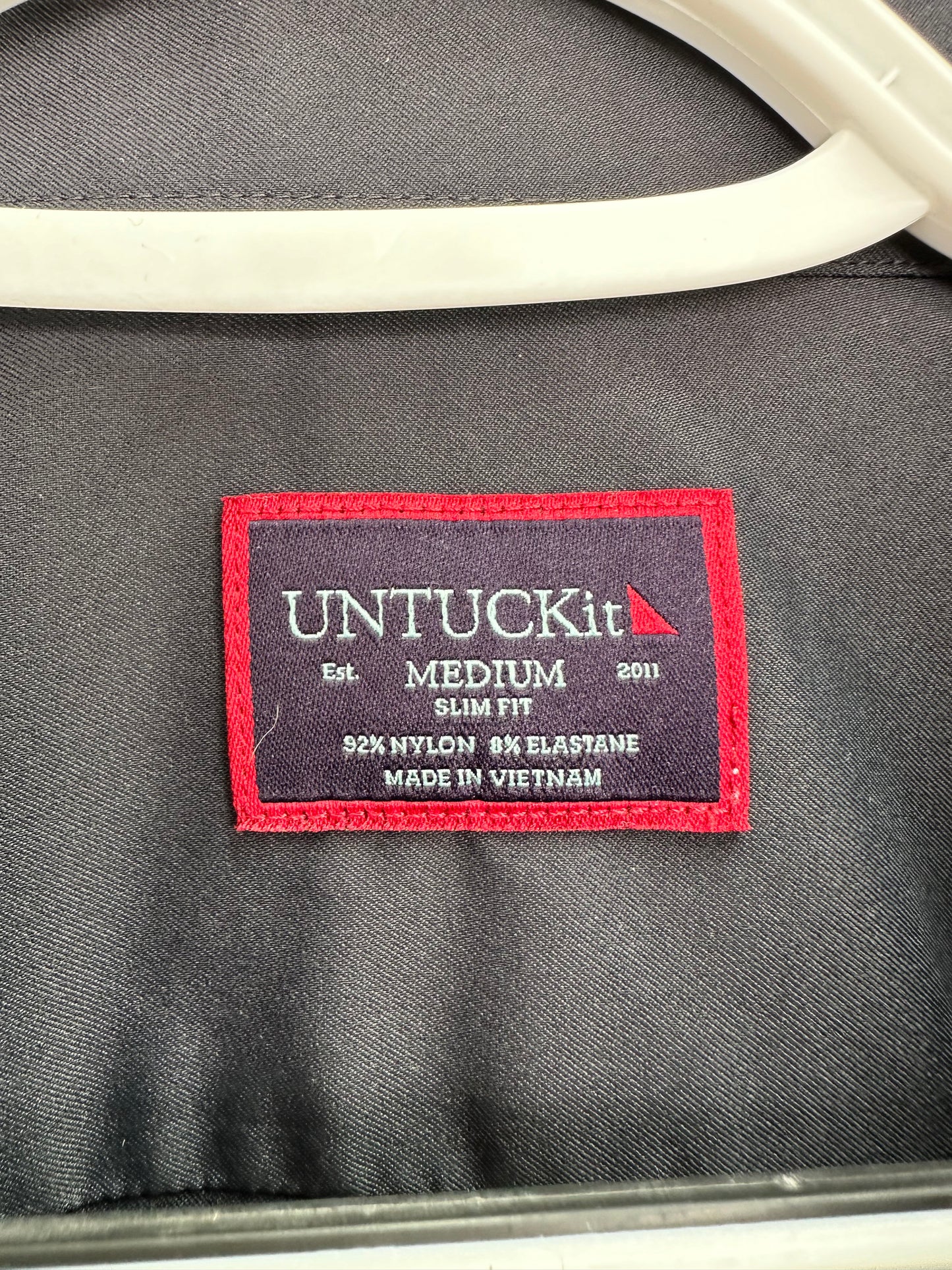 NWT - UNTUCKIT black Nylon Slim Fit Long Sleeve Wrinkle Free Gironde Shirt - M