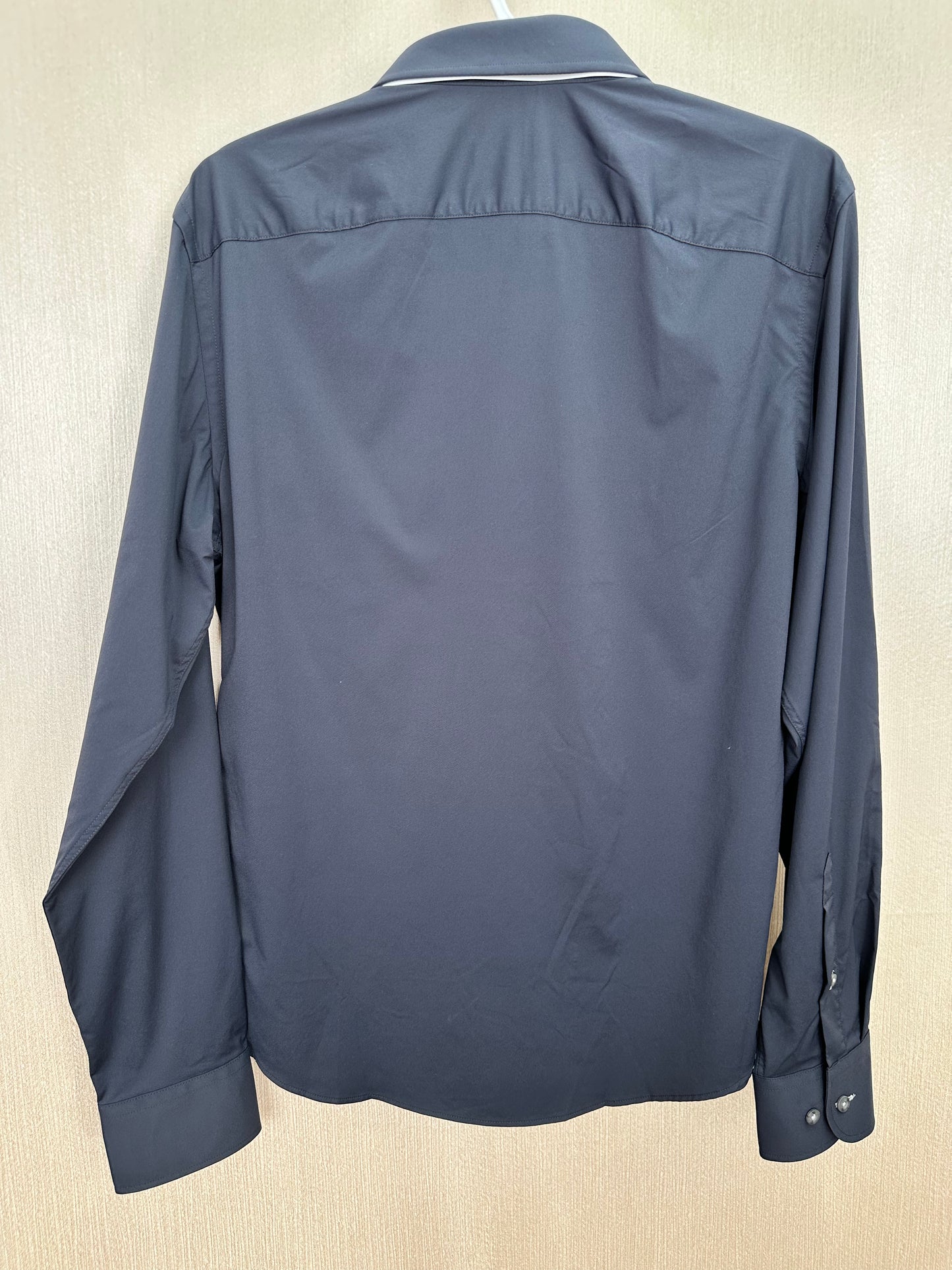 NWT - UNTUCKIT black Nylon Slim Fit Long Sleeve Wrinkle Free Gironde Shirt - M