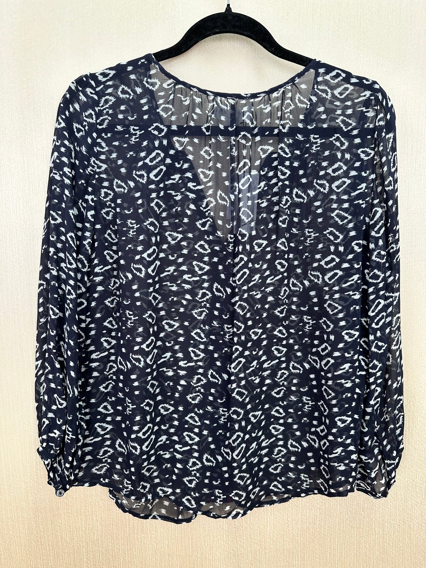 NWT - VELVET Graham Spencer navy Print Sheer Viscose 3/4 Sleeve Janet Top - XS