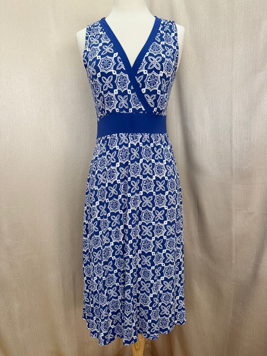 LL BEAN blue white Floral Rayon Jersey Summer Knit Sleeveless Dress - S