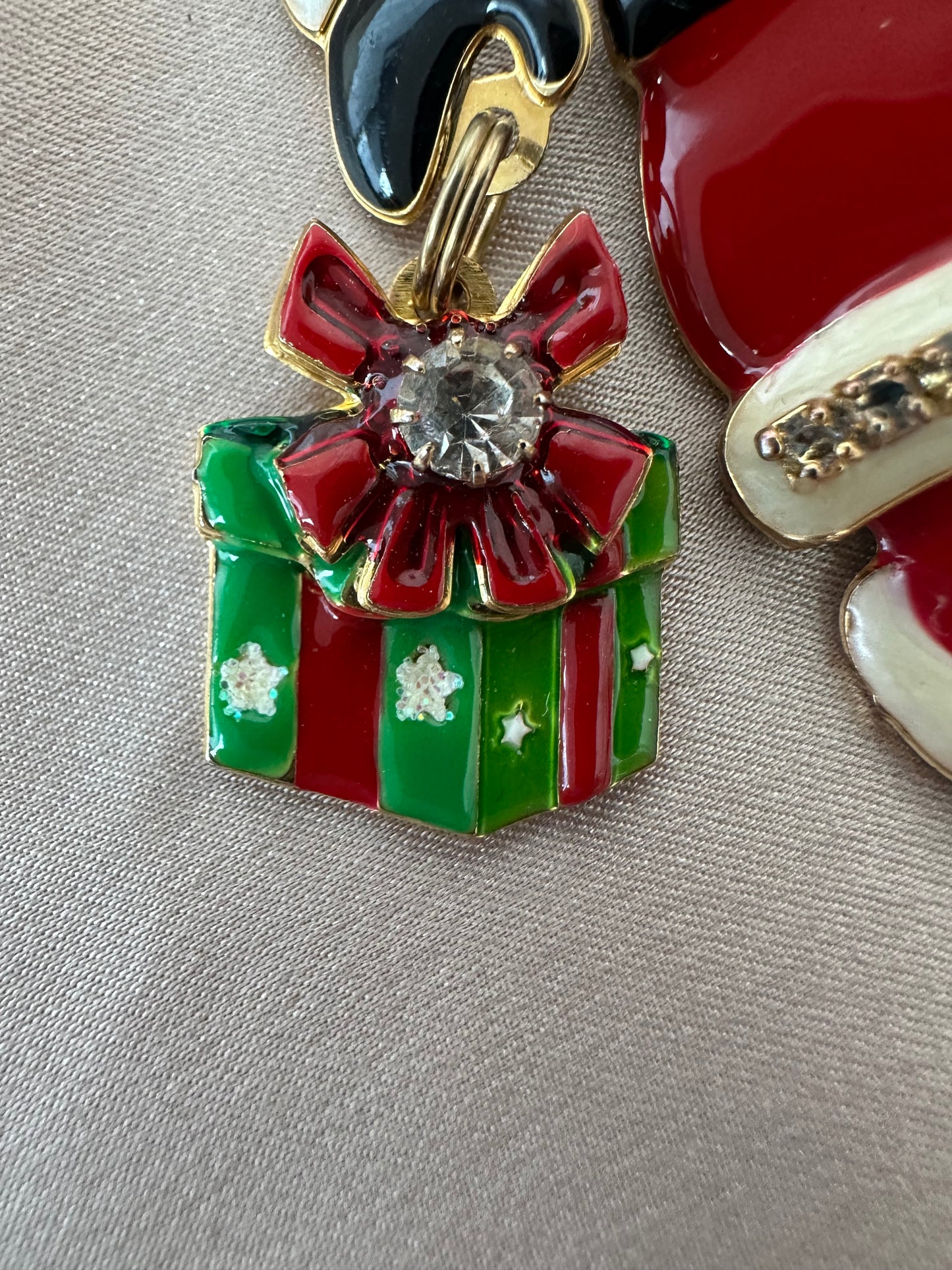 Vintage LUNCH AT THE RITZ LATR 2GO Enamel Articulated Santa Pendant Pin Brooch