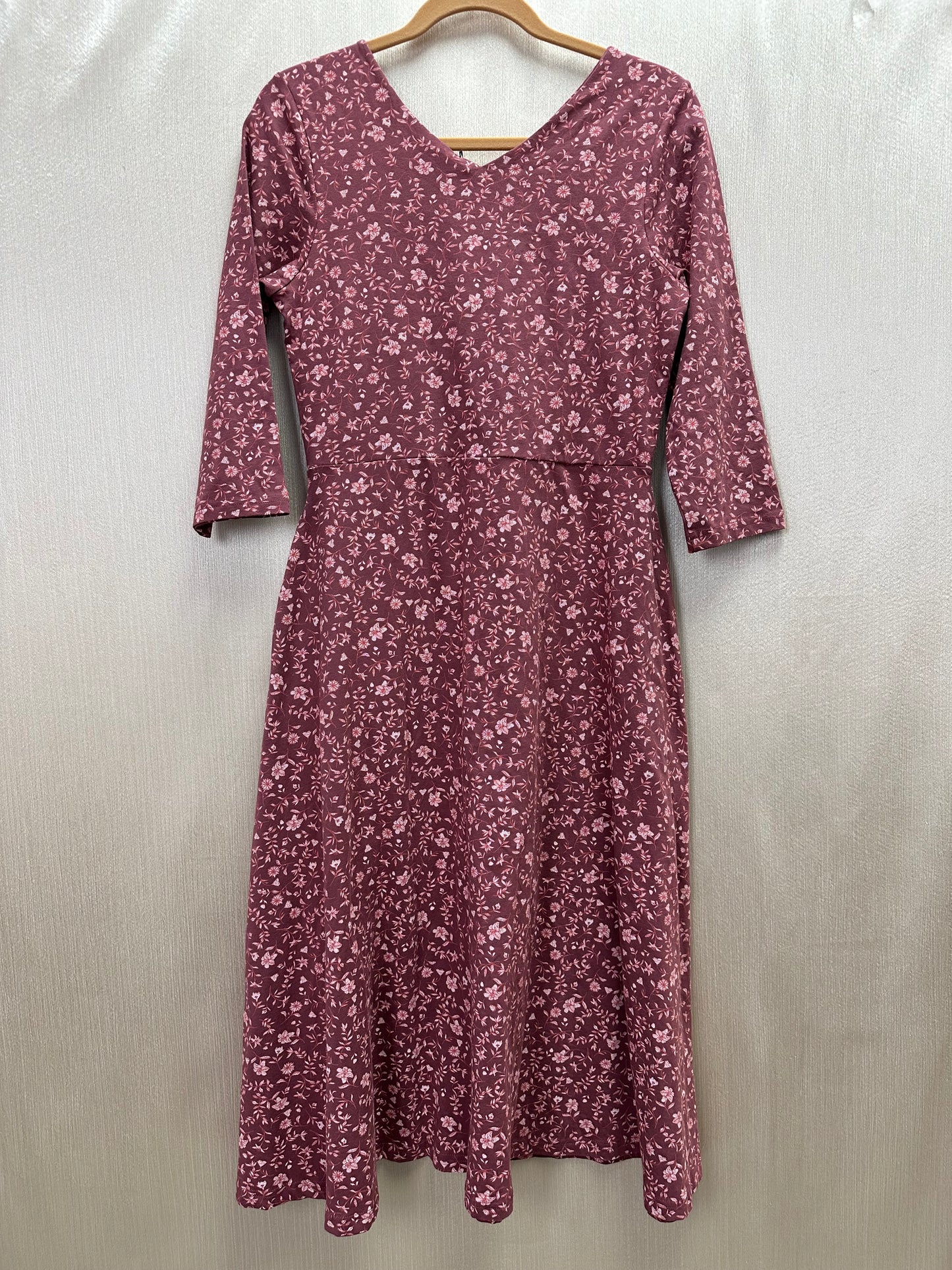 NWT - PACT brick Floral Organic 3/4 Sleeve Fit & Flare V-neck Midi Dress - L