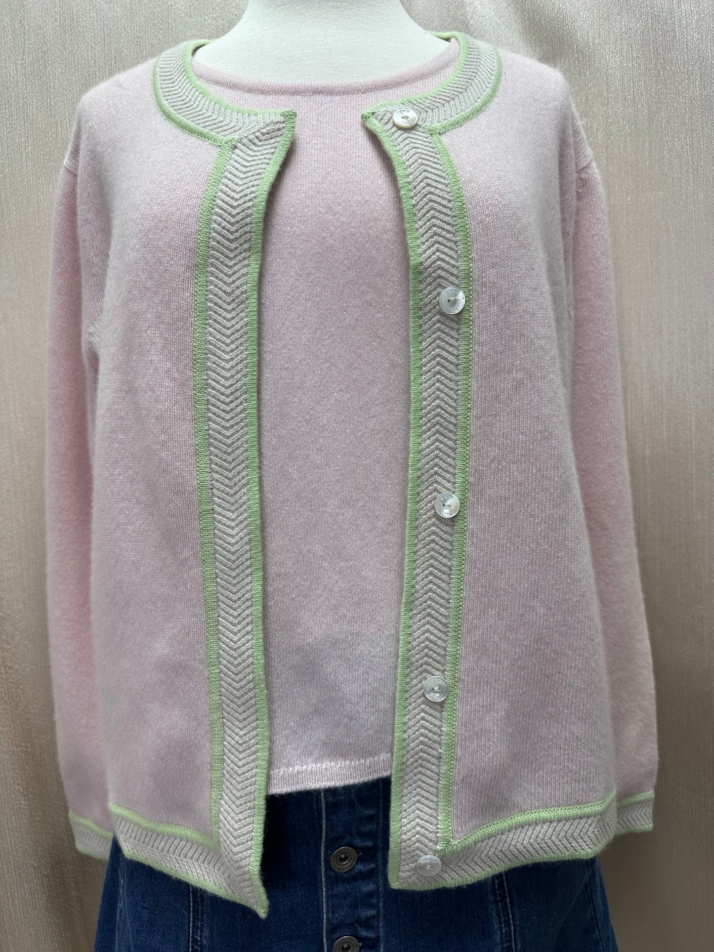 Vintage CHANEL pink Cashmere Cardigan Pullover Sweater Set - 46 | US 10 (flaws)