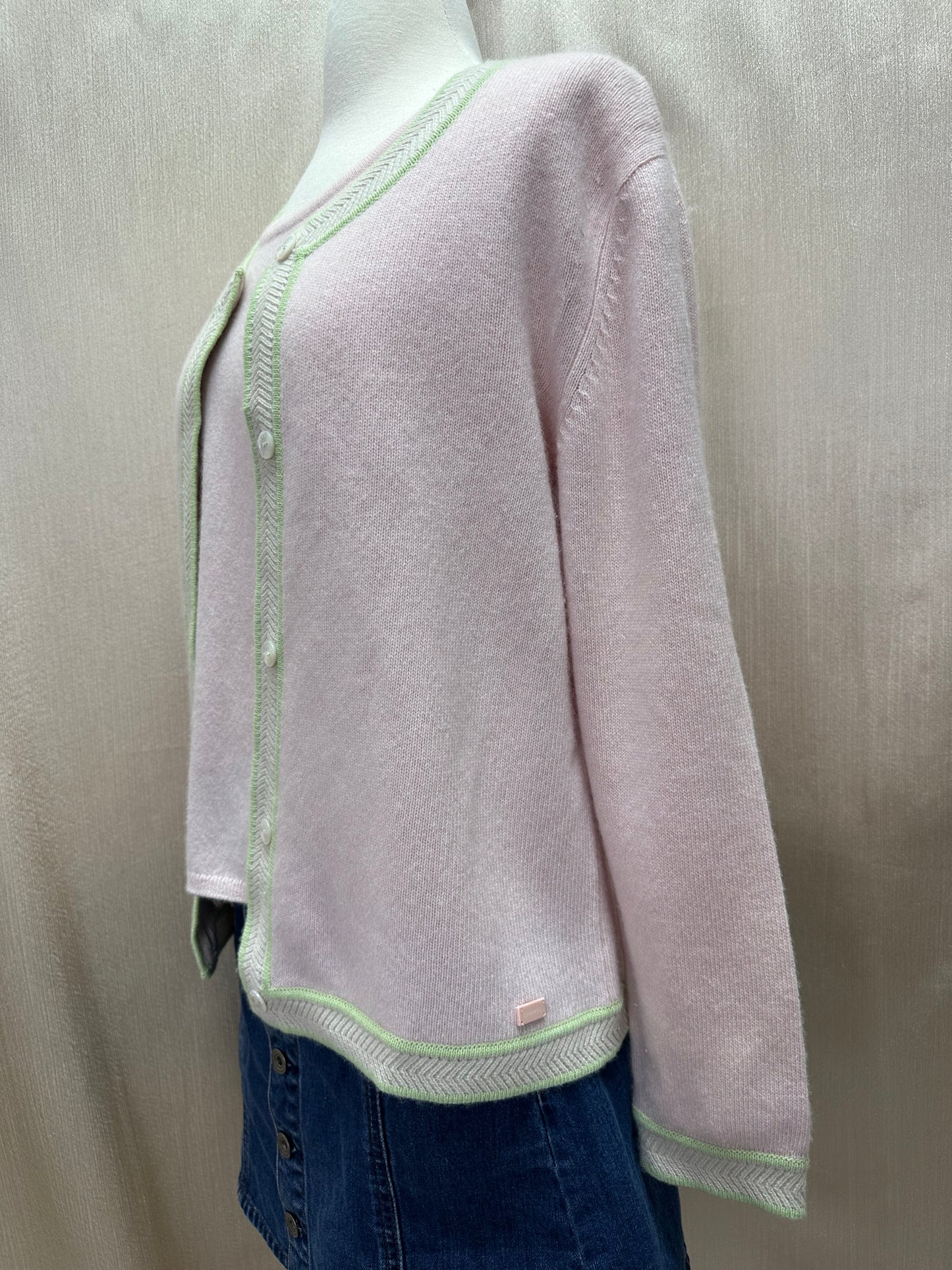 Vintage CHANEL pink Cashmere Cardigan Pullover Sweater Set - 46 | US 10 (flaws)