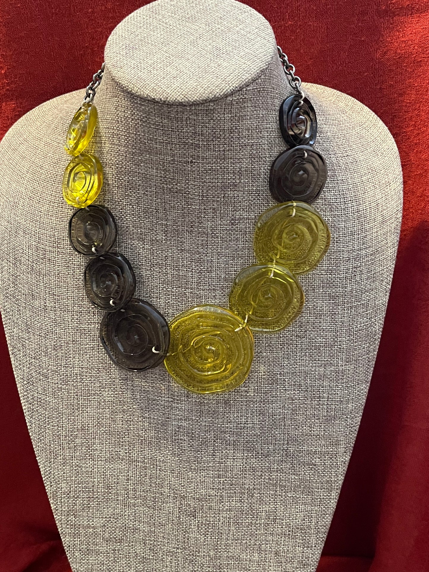 PONO Made in Italy Acrylic Disk Statement Necklace