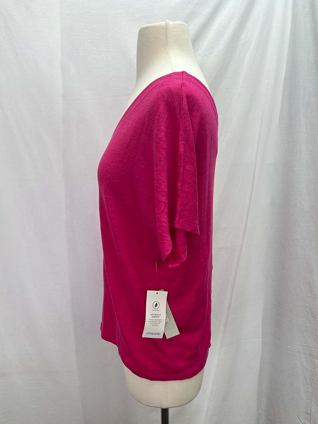 NWT -- CHICOS Magenta Summer Berry V-Neck Short Sleeve Top -- M