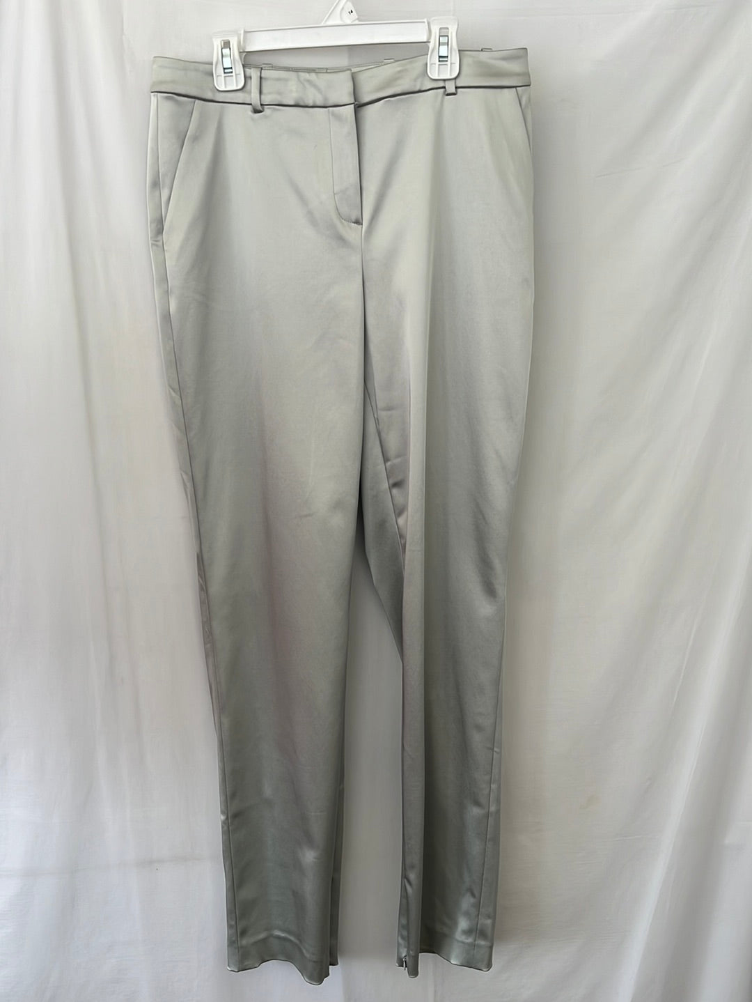 NWT -- ST. JOHN EVENING Platinum Dress Pants with Zip-up Ankles -- Size: 8