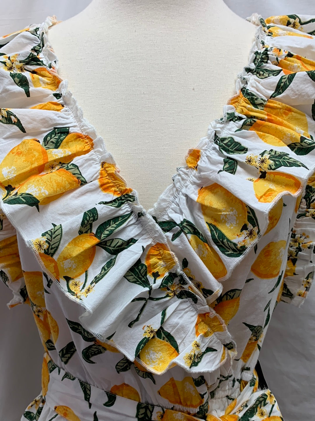 NWT - NEW YORK & COMPANY lemon print Sleeveless Ruffle Dress - Large