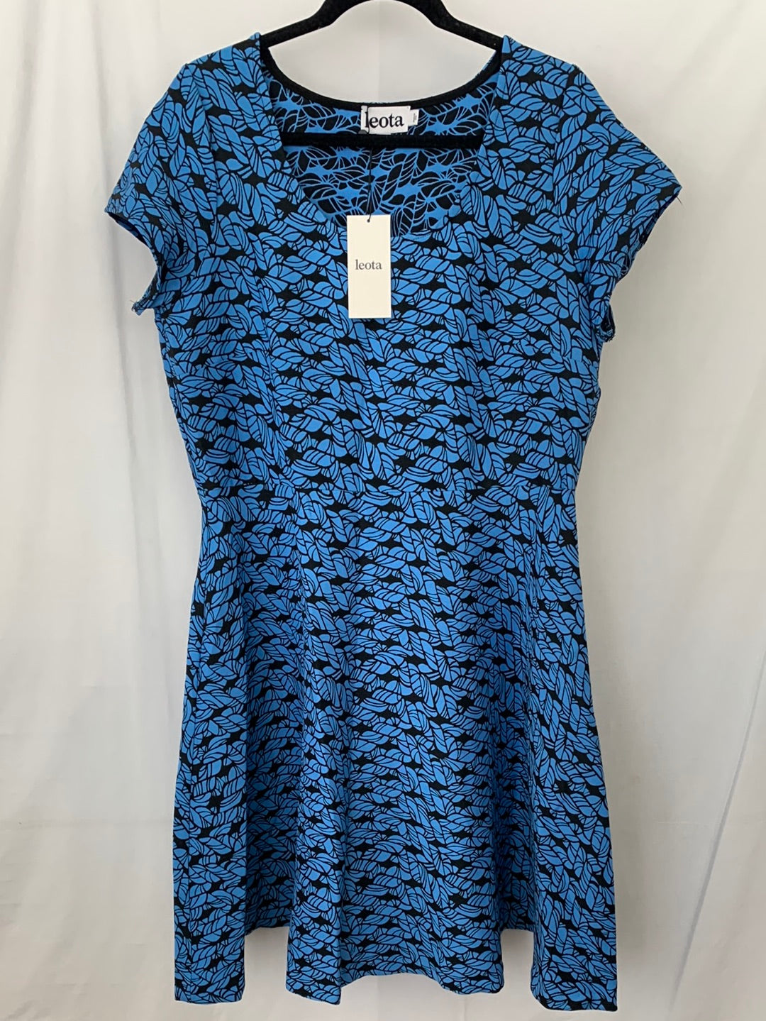 NWT - LEOTA blue Knotted Rope* print Fit and Flare Dress - Size 1L (14-16)
