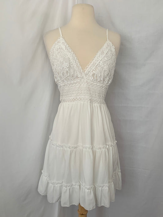 NWT - ECOWISH white Floral Lace Sleeveless Mini Dress - M
