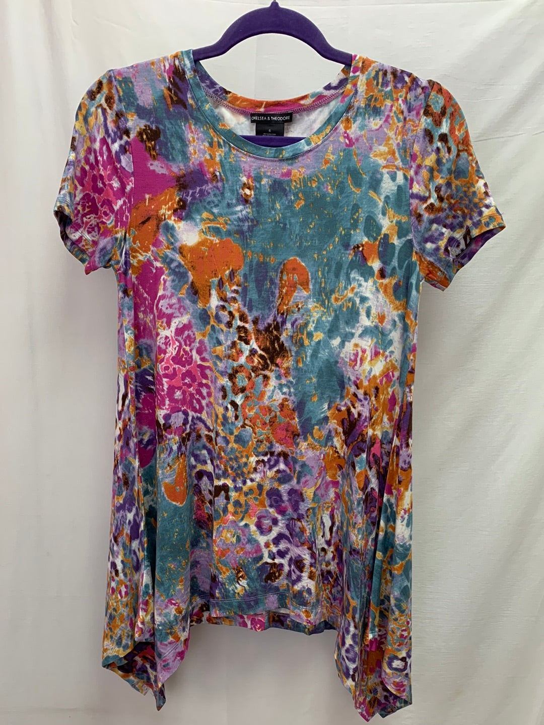 NWT - CHELSEA & THEODORE multi print Short Sleeve Sharkbite Tunic - S