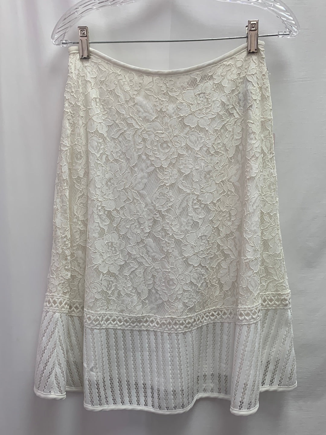 NWT - FOREVER 21 ivory white Lace A-Line Knee Length Skirt - Medium