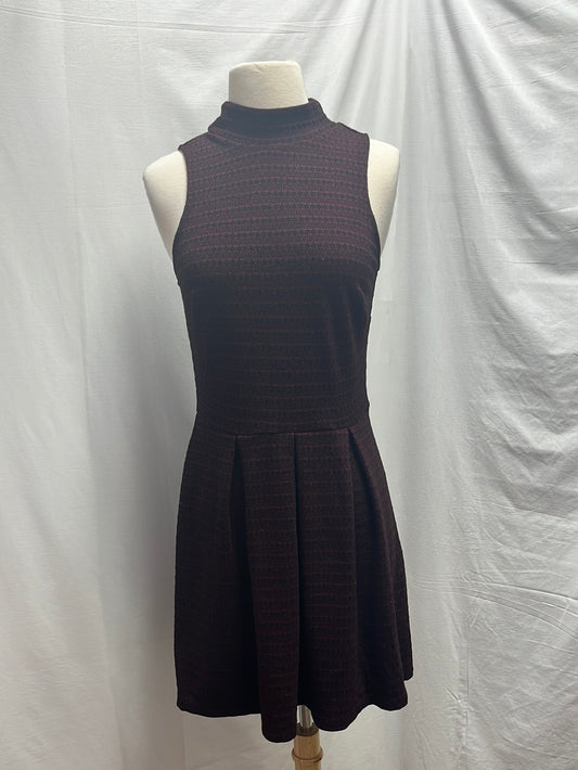 NWT -- MOSSIMO Burgundy Black Jacquard Sleeveless Dress -- XS