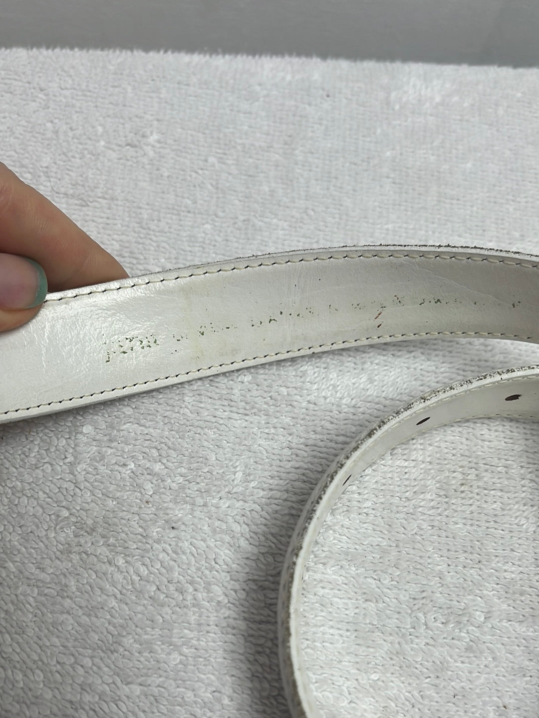 VTG -- AMANDA SMITH White Southwestern Style Belt w/ Silvertone Buckle and Details -- 33.5 inches