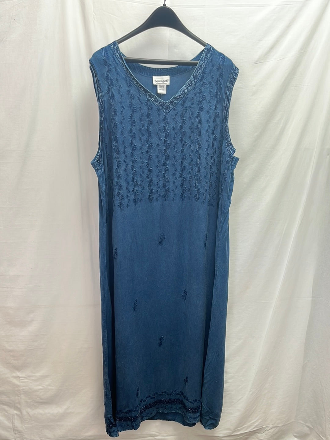 NWT -- SERENGETI blue Rayon Sleeveless Floral Embroidery Dress -- 2X