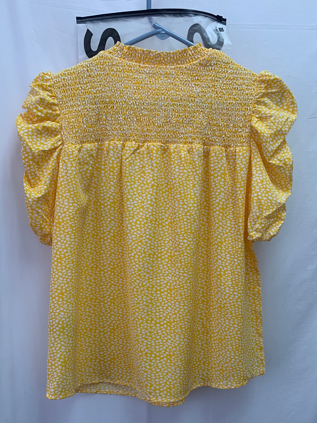 NIP - SHEIN yellow print Smocked Puff Sleeve Blouse - Small
