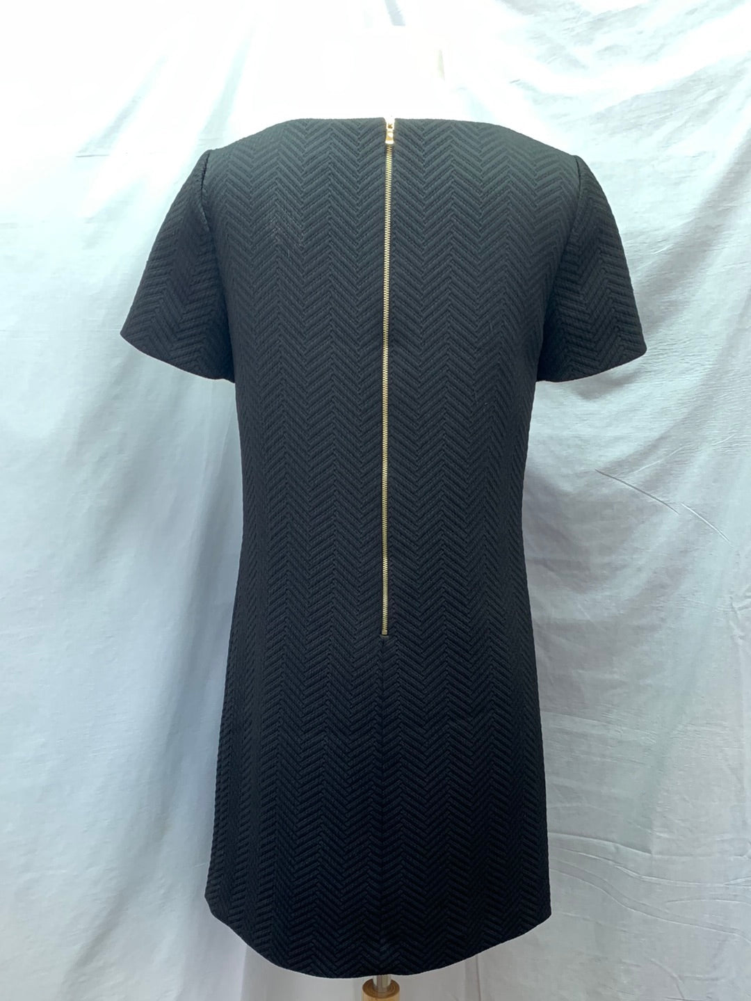 TAHARI ARTHUR S. LEVINE black Rhinestone Neckline Shift Dress - 4